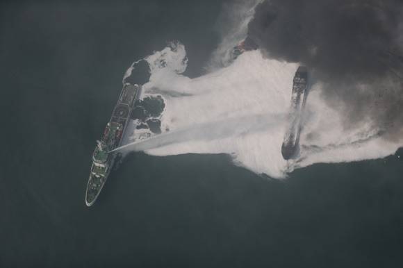 海上|最新进展：现场事发油船无明火 登轮方案正在制定中