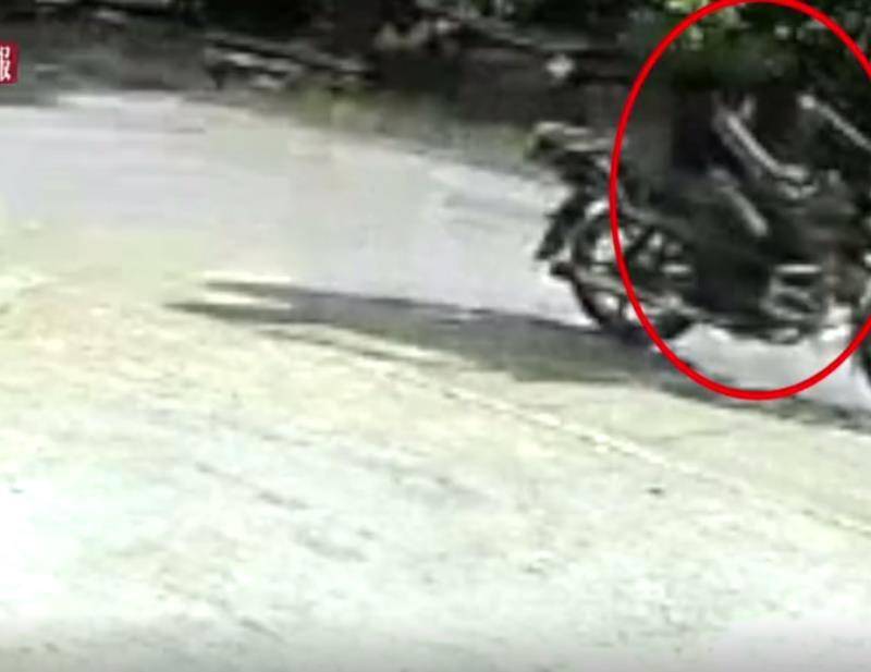 监控|曾春亮落网前最后1小时轨迹：骑摩托车在三县交界流窜