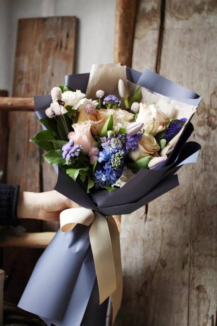 珠宝|情人节可以不送珠宝，绝对不能不送花！