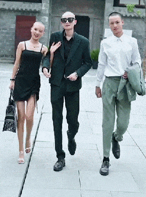 b0d7af7518054d1eba3727741f17b580.gif