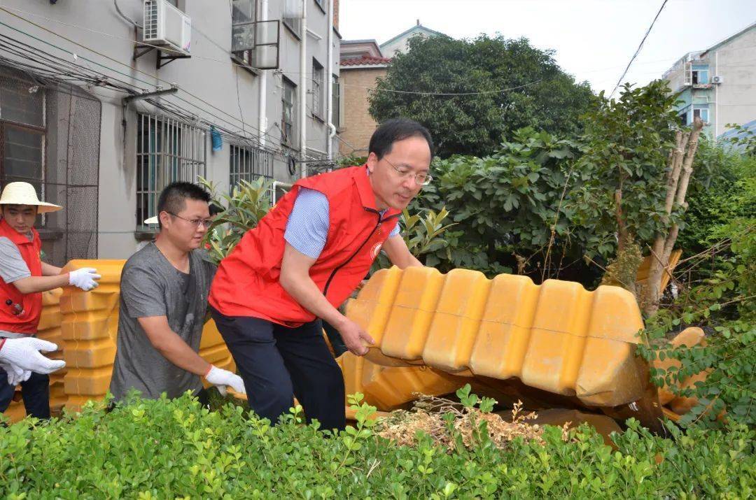 区政府主要领导调研督导文明城市创建让市民唱主角