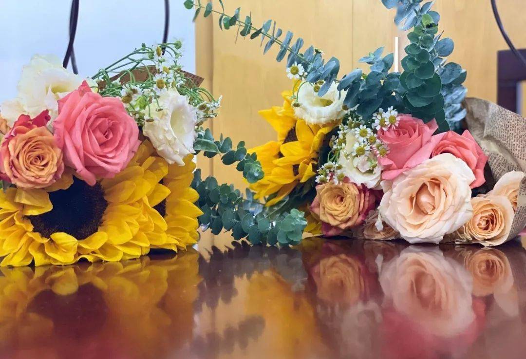 和爱莫城 | 手捧鲜花 为你而来
