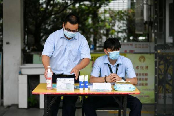 申城|【提示】增加运能、强化防疫，申城公交为迎开学季做好准备