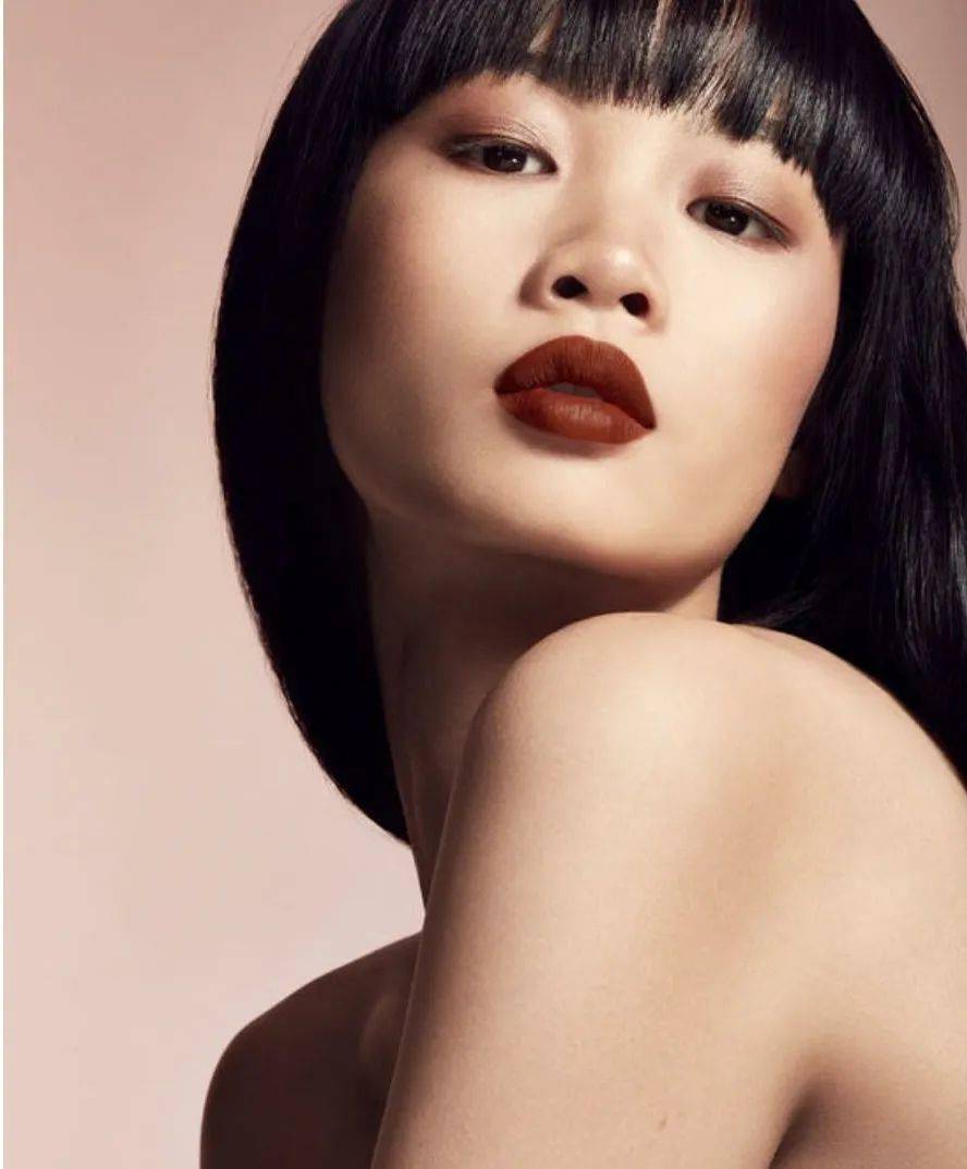 肉桂|玫瑰色口红out了？现在流行的是肉桂姨妈色