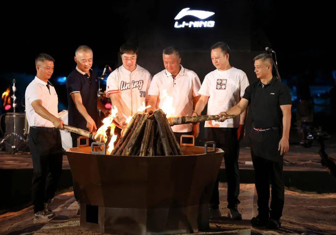 李宁|李宁品牌这次在敦煌砸钱办秀，你听到响了嘛？