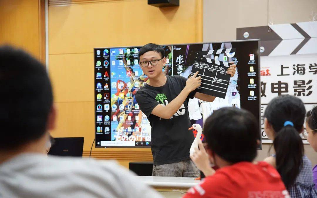 福尔摩斯|【大片预告】这些明星里说不定有你的同学哦！
