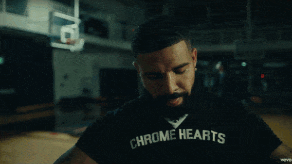 drake 在 nike 总部跟 kevin durant 单挑时穿了什么鞋?