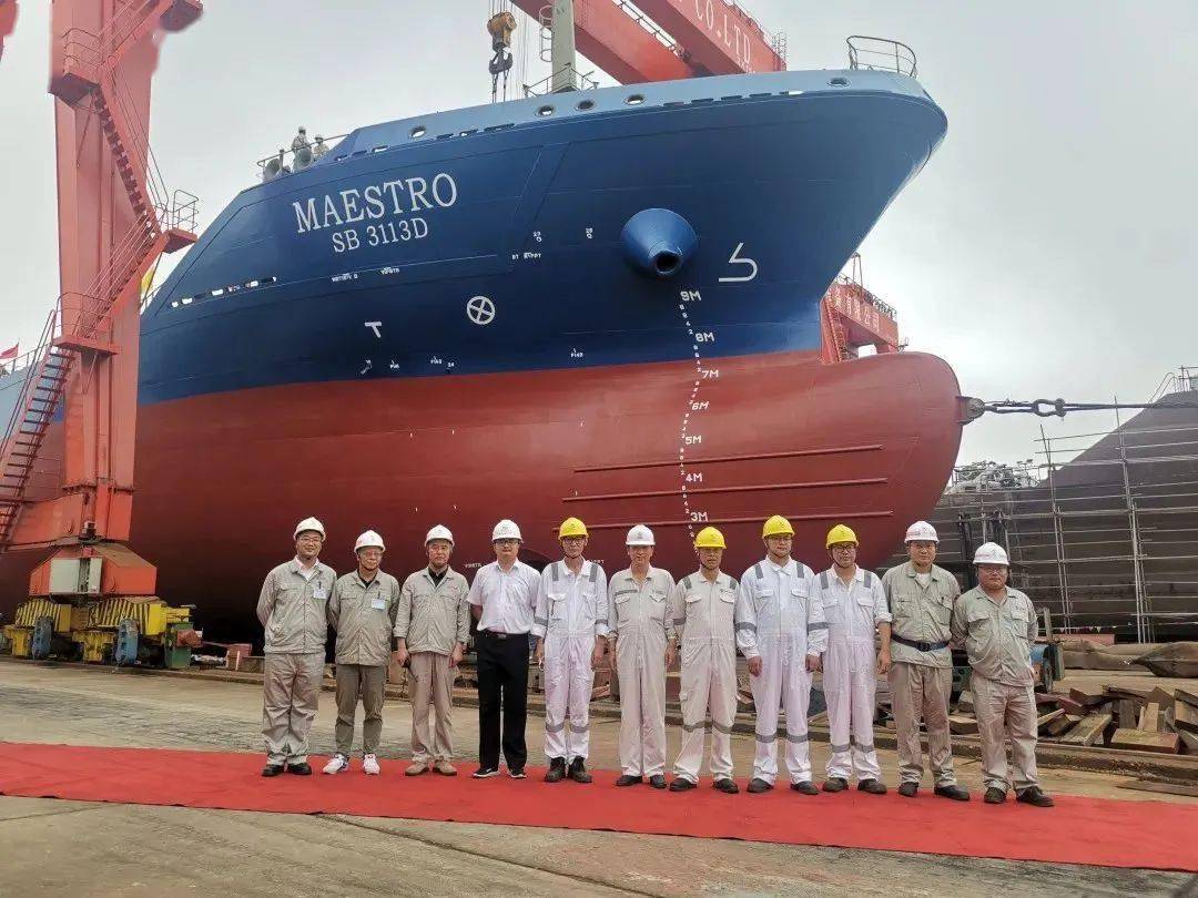 航天科工大洋海装8500dwt加油船下水