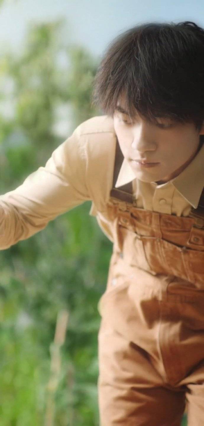 易烊千玺的视频小时候 d82e3aed1e244d5a9210f4c79a8e4c67.jpeg