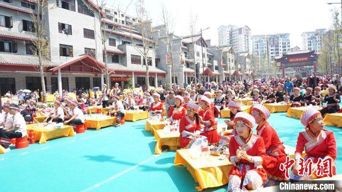 惠兰|广西恭城瑶乡上演百家宴油茶宴千人油茶舞