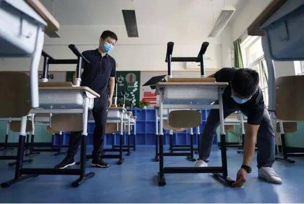 朱尼|同学们好！新学期，康撒朱尼为大家送来满满的开学祝福