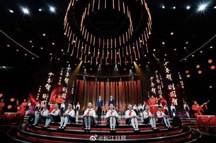 武汉|今年的《开学第一课》，被搬到了武汉！