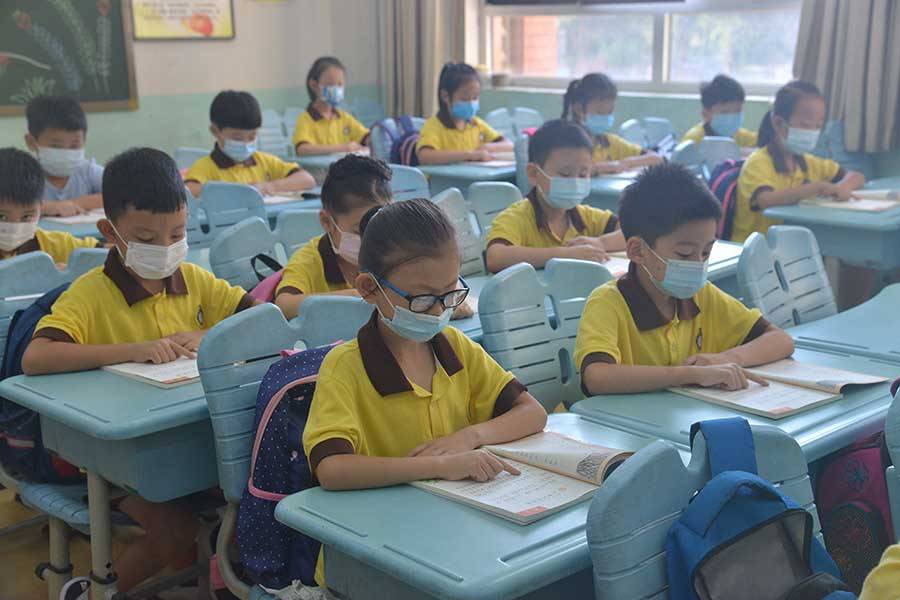 石家庄|中小学开学 石家庄上演现实版“小神兽”归笼