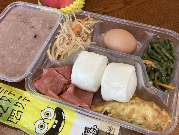 中国|日本记者在中国隔离14天 看医生高温天裹防护服抽血后这样感慨