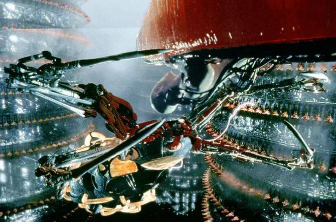 马克·金维尔|技术和网络利用无聊，把我们每个人都变成了无薪员工？