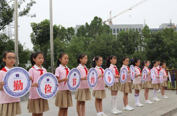 合肥|现场直击“神兽”归笼！ 家长：心情异常复杂！