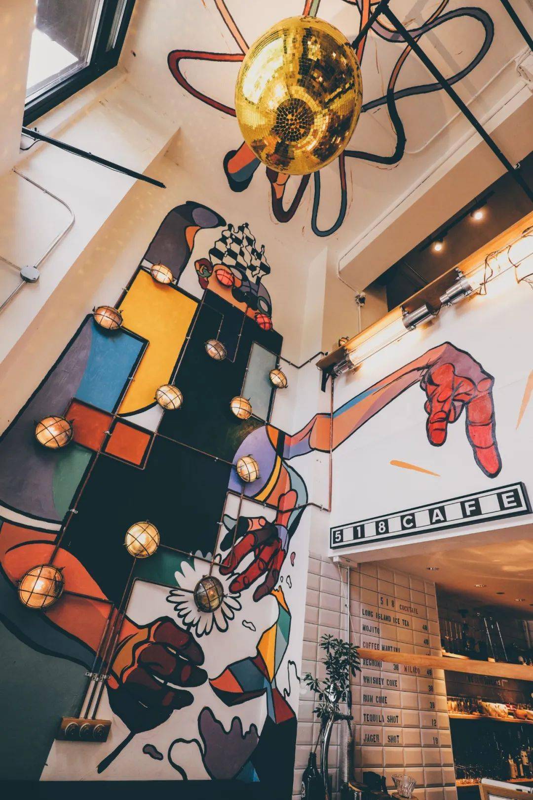 明星|编辑之选｜这位明星 DJ 把自己热爱的生活，开成一家咖啡店