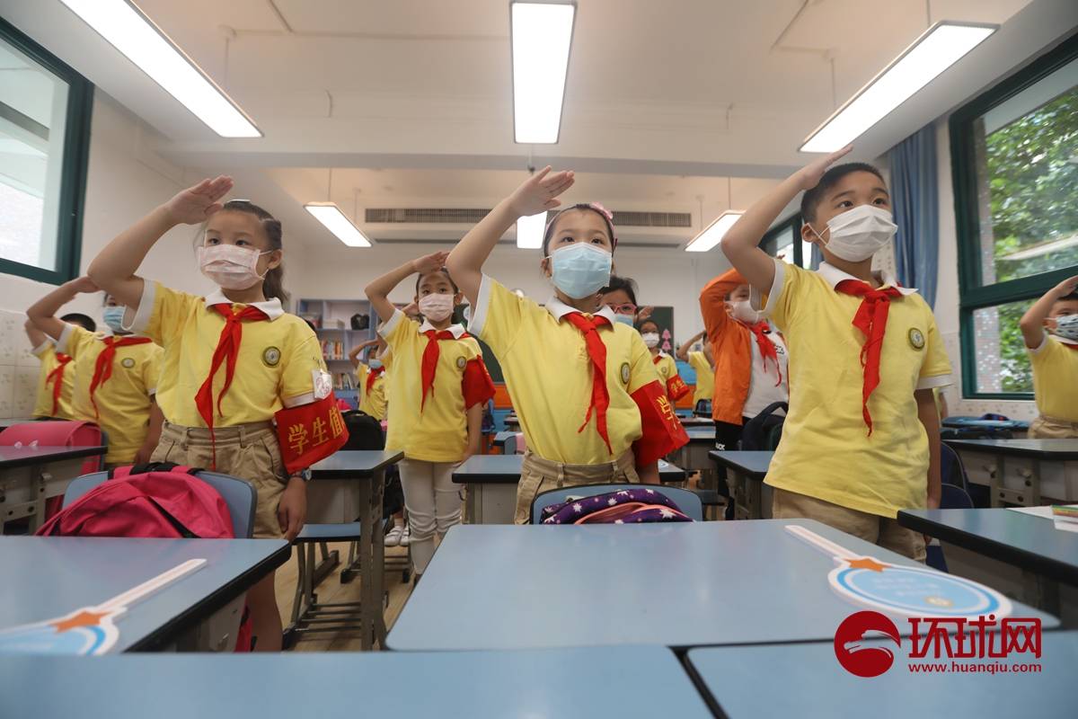 中小学|今天，武汉市2842所中小学幼儿园的139.9万学生全面开学