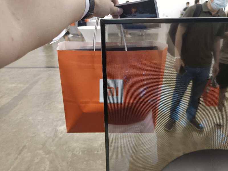 电视|49999元的小米透明电视，买来到底有什么用？