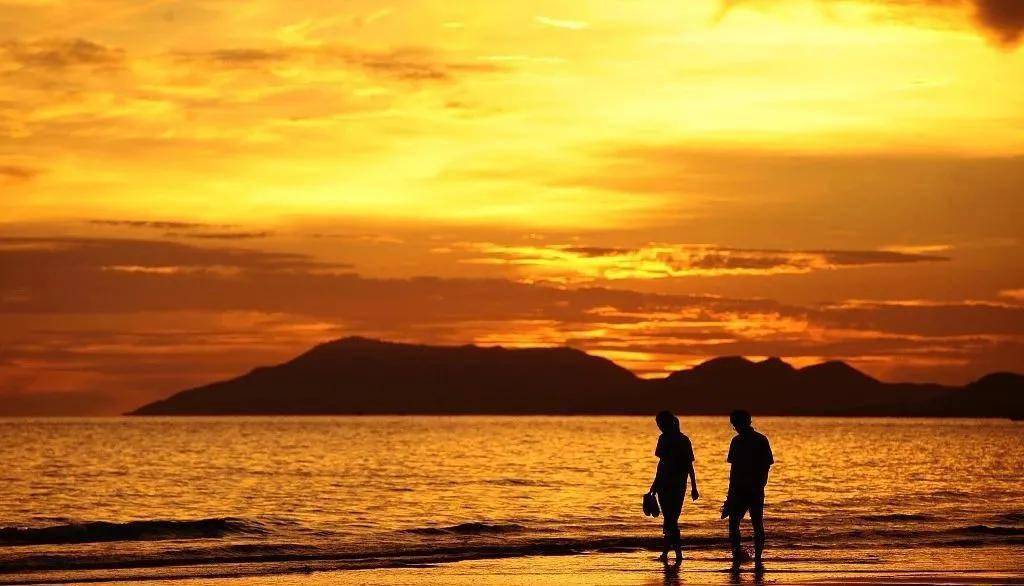 悠悠|那些深夜发的朋友圈，为什么又删掉了？