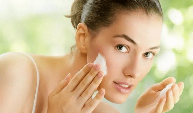 爽肤水什么时候洗掉 63639993e2444e24aa90569411e0c040.png