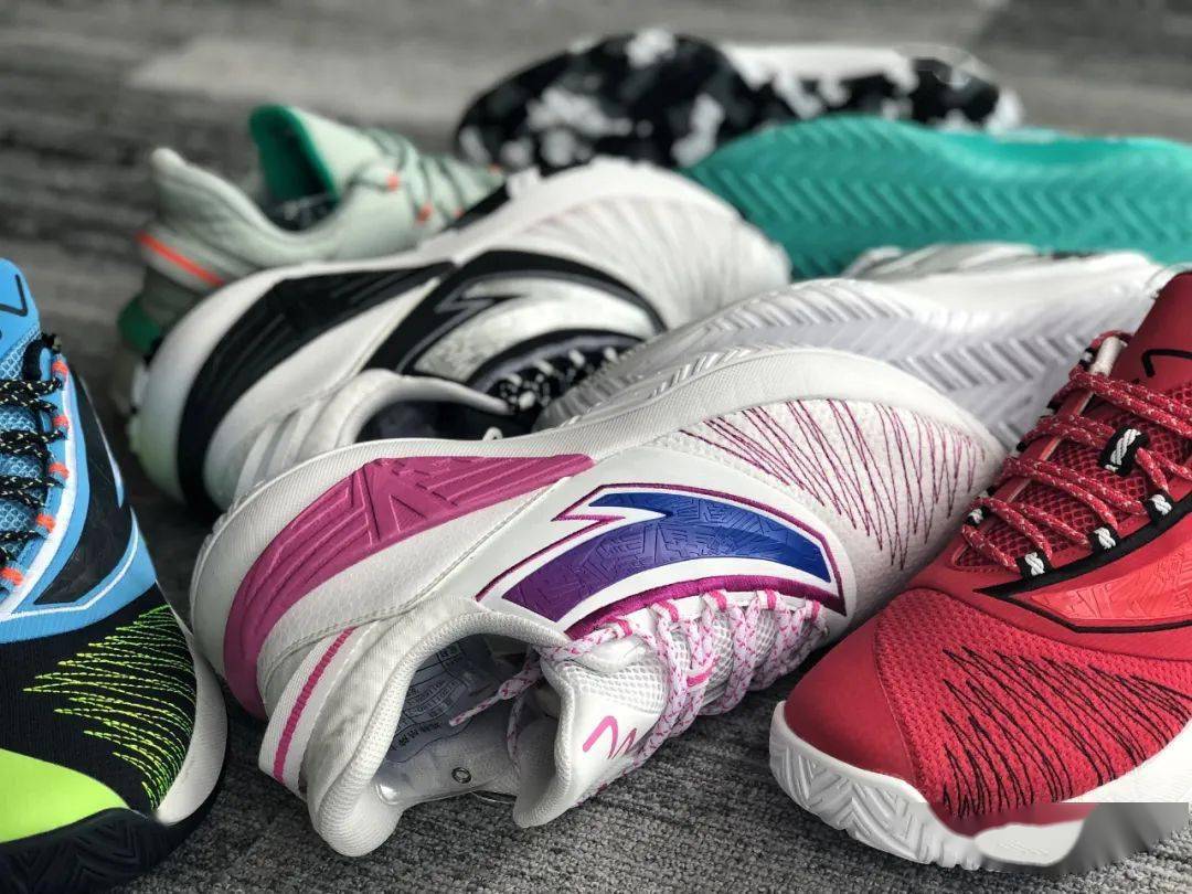 安踏|铭眼看手稿 | 安踏 “倒踏”