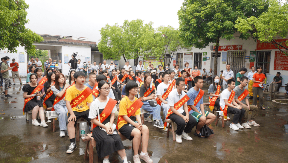 郭姓排行_郭姓仅有一位开国中将,他是福建人,曾任南京军区副司令员!