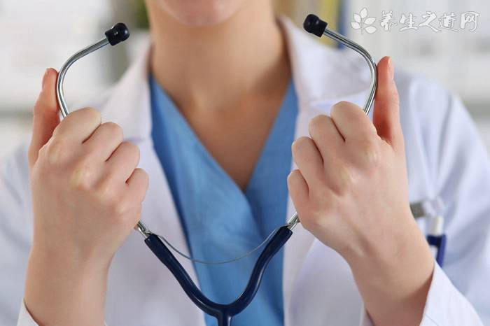 医生时刻关注病人的病情 f3ee168b01344fa396b9ada34fd28b38.jpeg