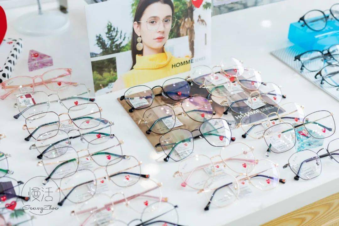 镜片|99元配防蓝光镜，告别“土黑框”和“啤酒瓶底”，高度近视应该这样挑眼镜！