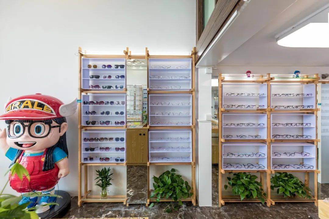 镜片|99元配防蓝光镜，告别“土黑框”和“啤酒瓶底”，高度近视应该这样挑眼镜！