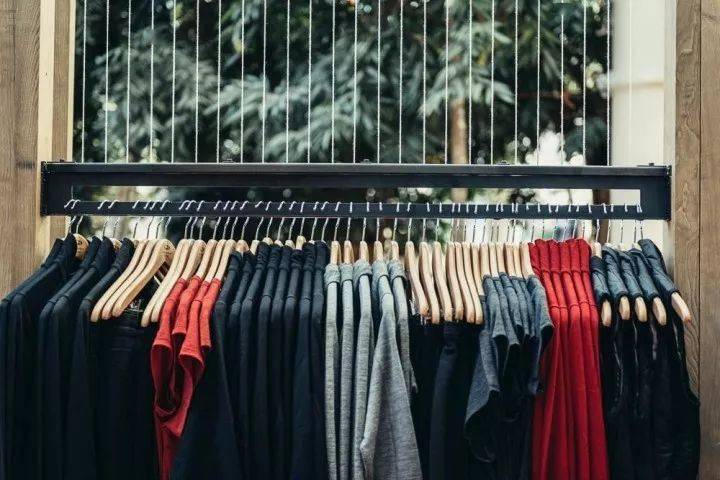店铺|秋装陈列，这样做店铺业绩跑赢2020。