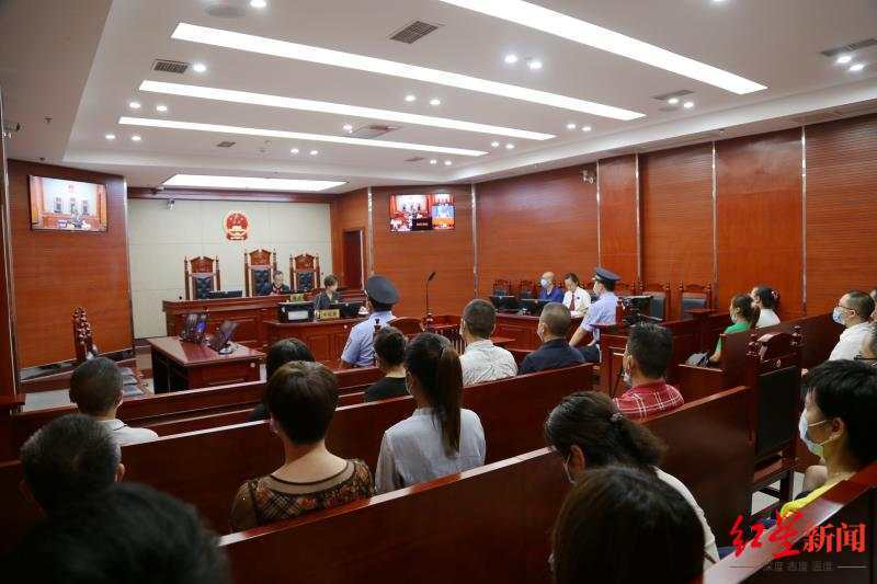 伙同他人受贿千万，篡改尘肺病患者工伤鉴定检