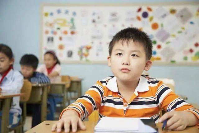 班级|【热议】班级两年连换5位班主任、3位数学老师！家长崩溃了…