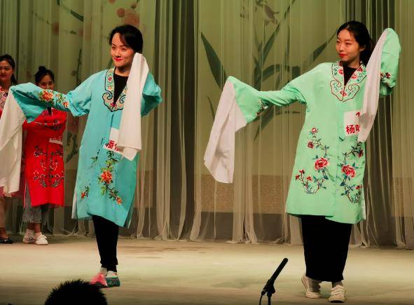 杨贵妃|第一次参加昆曲期中考试，“唐明皇”“杨贵妃”给这群大学生昆虫打几分？