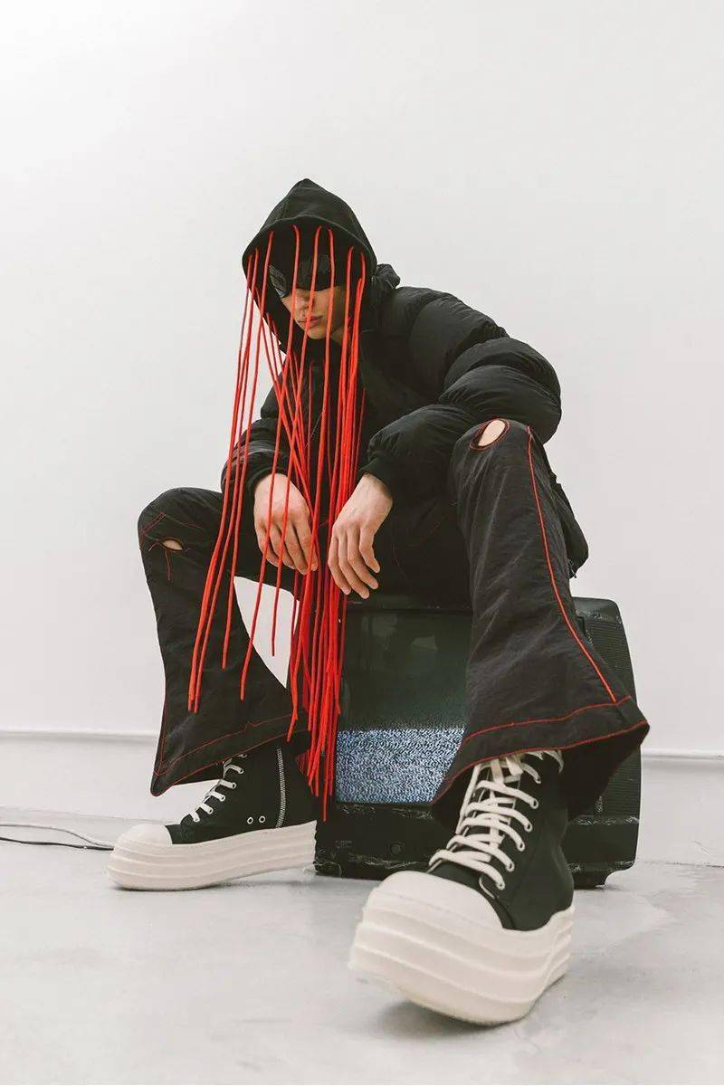 Scott|潮事 | Travis Scott 会抱着麦乐鸡块睡觉吗？