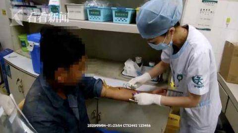 微信聊天时怀疑老婆出轨 男子醉驾上高速“追妻