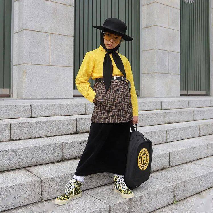 爸爸妈妈|月入10万，9岁＂权志龙＂爆火Ins，Chanel、Gucci争宠她： 现在的小学生太时髦了！