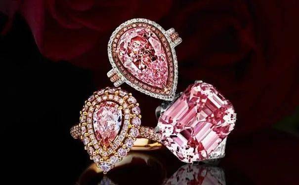 大亨|杨杨:一婚嫁给彩钻大亨,二婚却嫁给出轨男?李湘图什么……