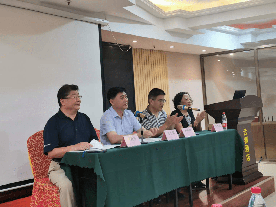 班由潍坊市民政局,潍坊市社会工作协会共同举办,市民政局副局长张幕昌