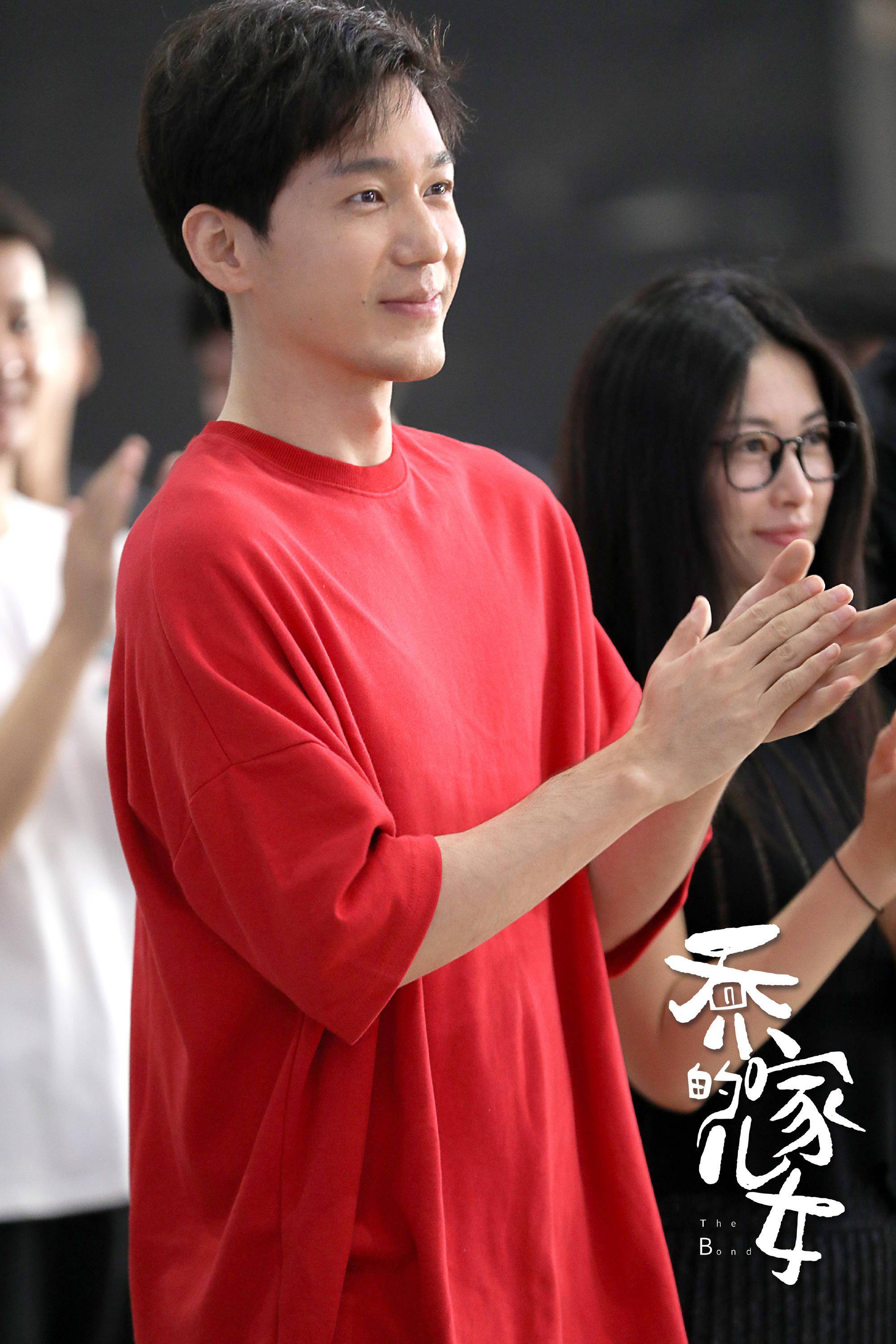 正午|正午阳光新剧《乔家的儿女》开机，白宇、朱珠等现身横店