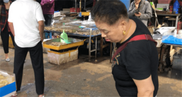 价格|济南中秋节前螃蟹市场货紧俏，价格还算适中