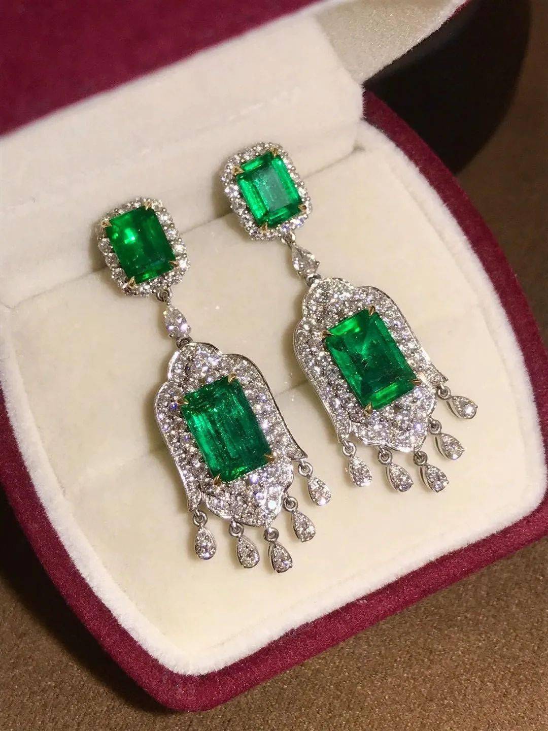 区别|女人戴珠宝和戴黄金首饰有什么区别？