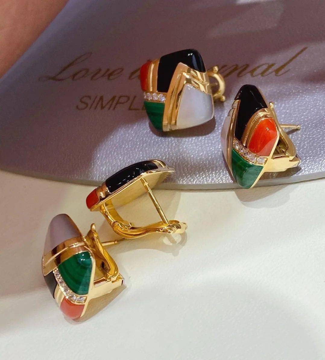 区别|女人戴珠宝和戴黄金首饰有什么区别？