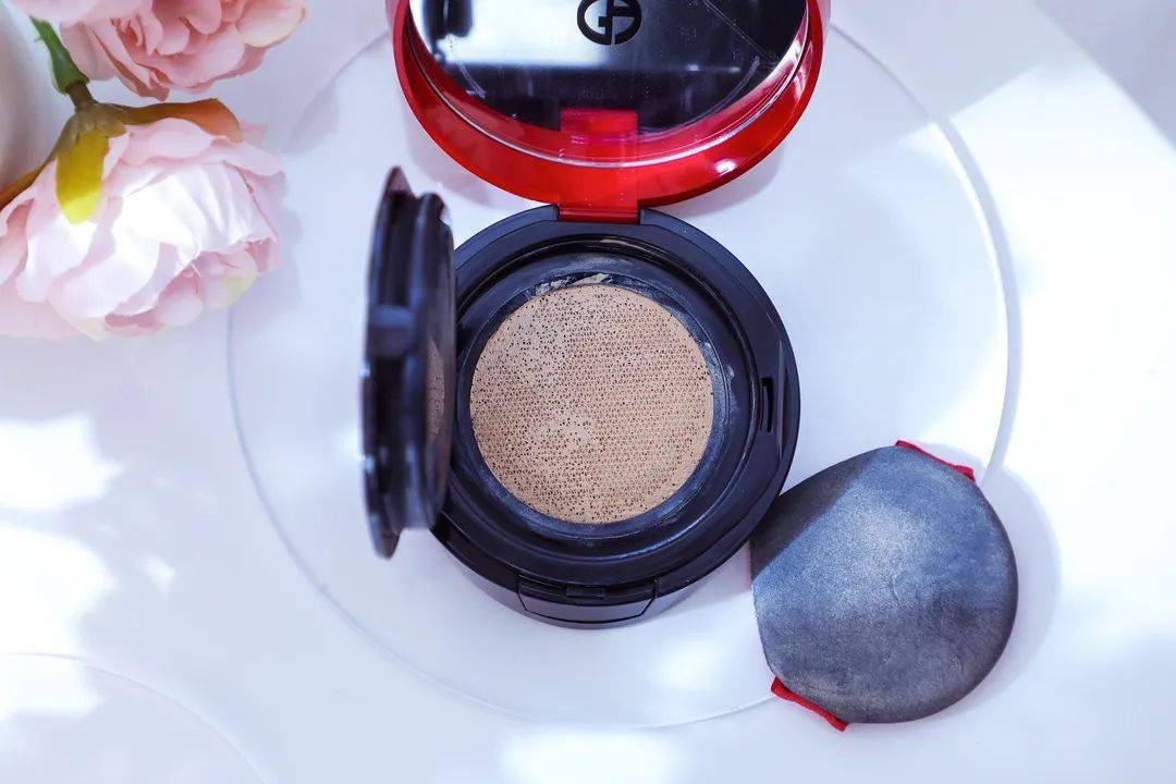 气垫|大赏测评 | 美妆三大头竞相争宠，YSL这是要上天啊！