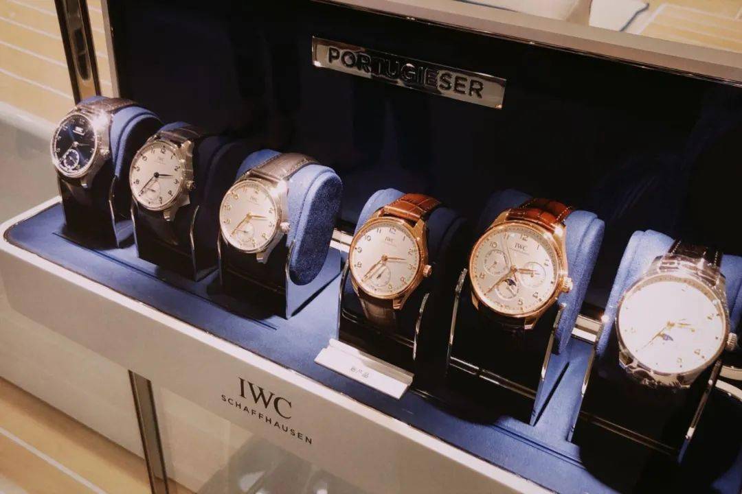 4月|戳进来 | 1725万的表，戴上之后我飘了