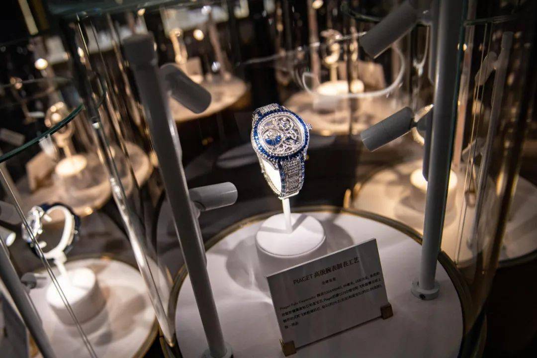 4月|戳进来 | 1725万的表，戴上之后我飘了