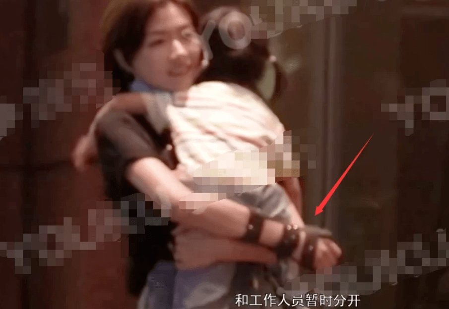 桃仔|这才刚红，就被爆果照了？！