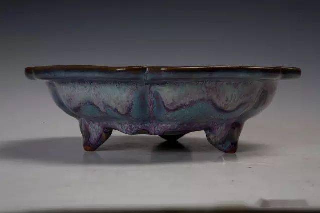 鈞窯 玫瑰紫釉陵花鼓釘三足洗 款 唐物 中国古玩 中国美術 A802sm