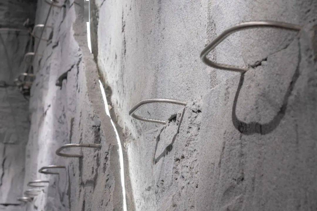 Outdoor|飞向「潮流」一端的ARC'TERYX始祖鸟,还有什么值得我们去探索