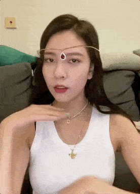 宝石|看完宋妍霏的小红书，就想马上去扒她的首饰盒！